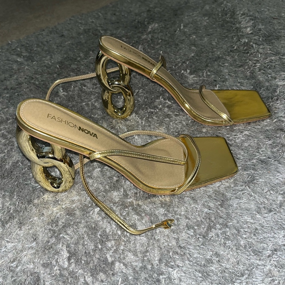 Gold Fashion Nova Heels | Size 11